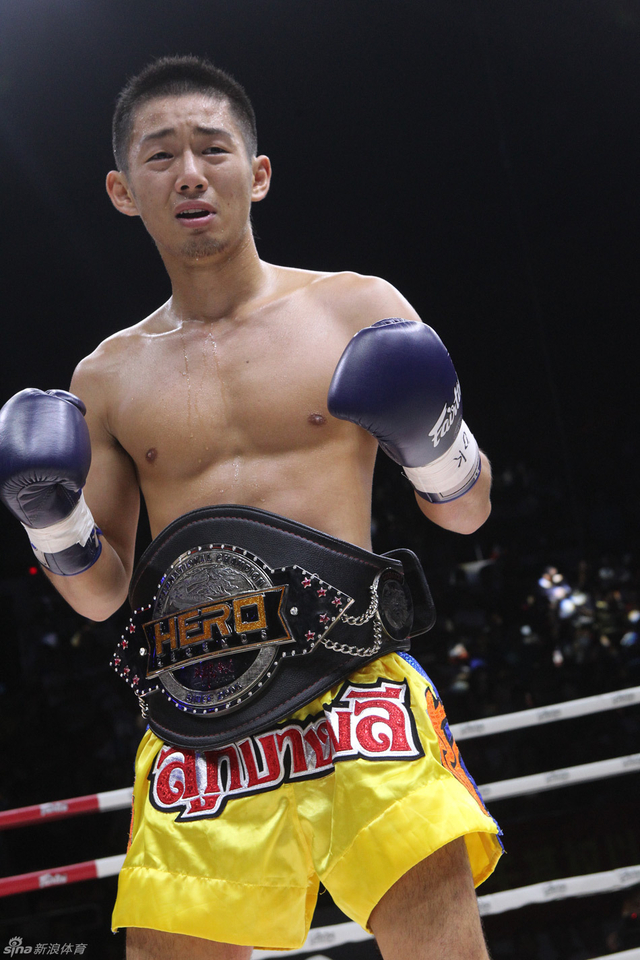 日本伊泽波人获金腰带