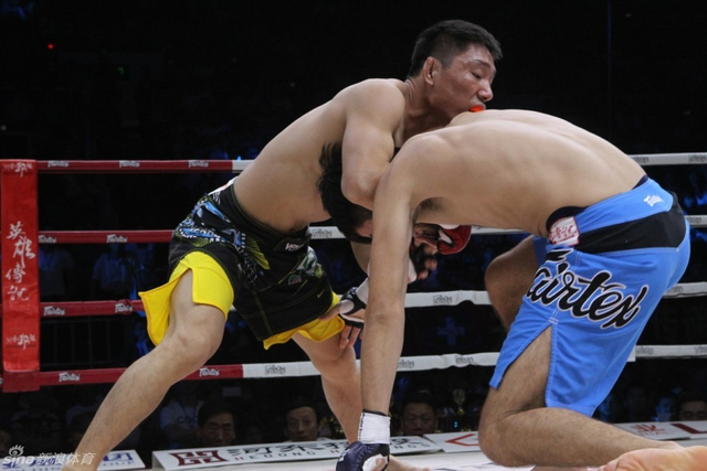 姚红刚抱摔提道