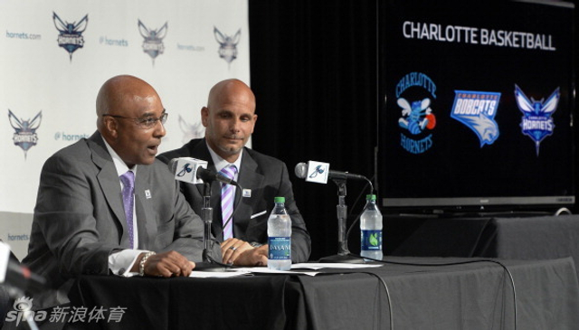 夏洛特黄蜂队徽变化