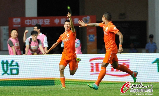 刘彬彬庆祝进球