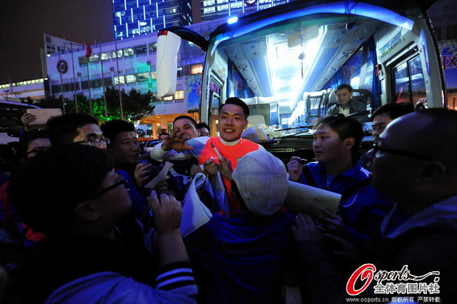 王大雷回上海受热捧