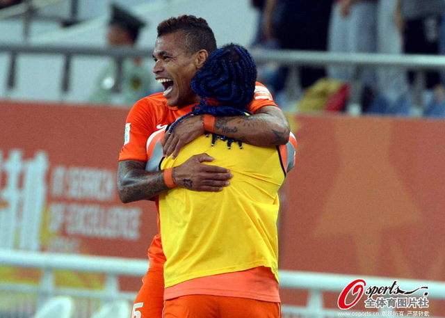 乌索和洛维激情庆祝