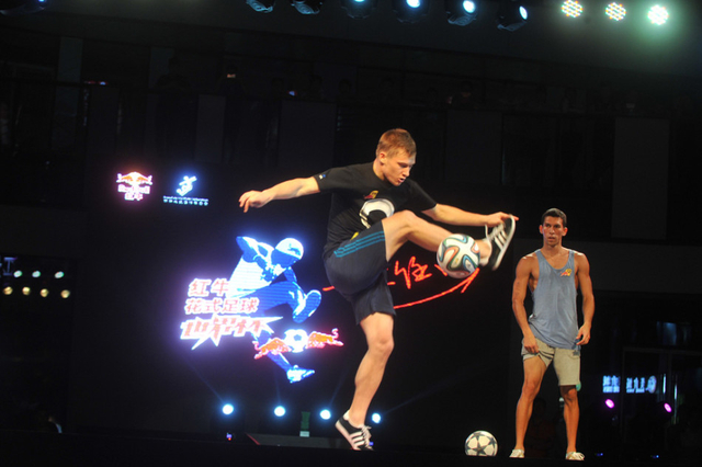 亨德森让对手有点发愣