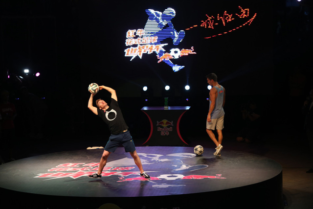 英阿决战目不暇接