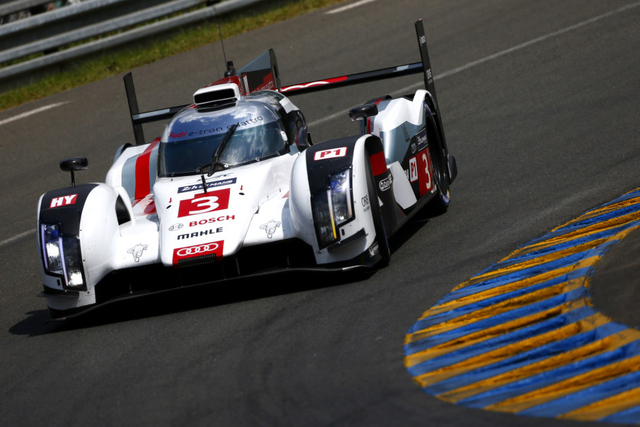 奥迪车队3号赛车在比赛中