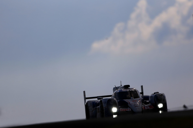 丰田车队赛车在比赛中