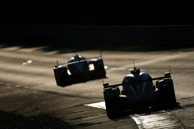 丰田车队赛车在比赛中