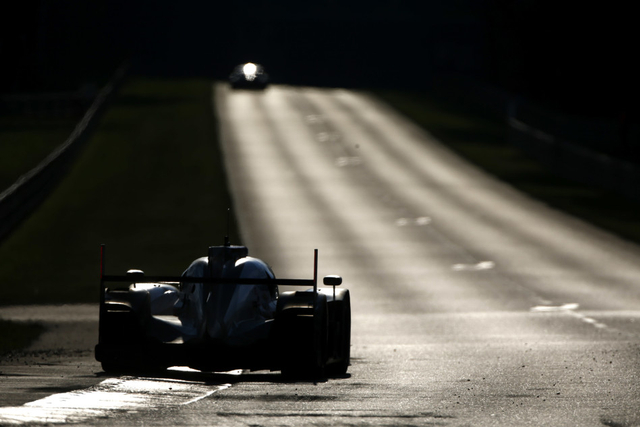 奥迪车组在比赛中