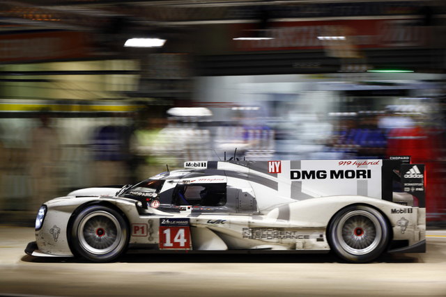 保时捷14号车组在比赛中