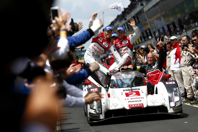 奥迪车组庆祝夺冠