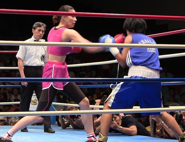 昆仑决九头身美女高野人母美