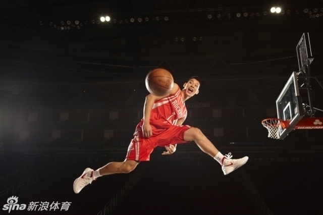 林书豪空中大灌篮