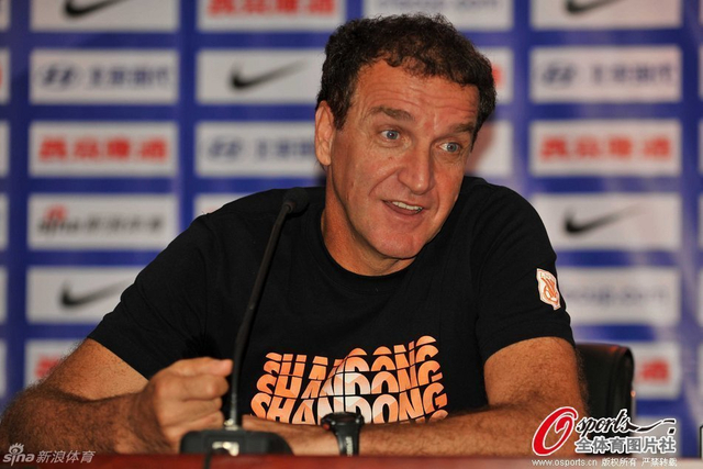 库卡在发布会上