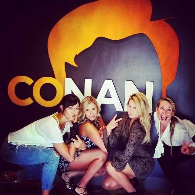 烈焰红唇魅惑十足