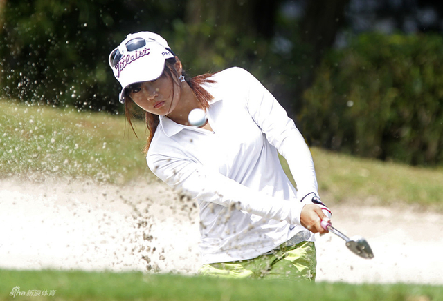 宋依霖沙坑击球