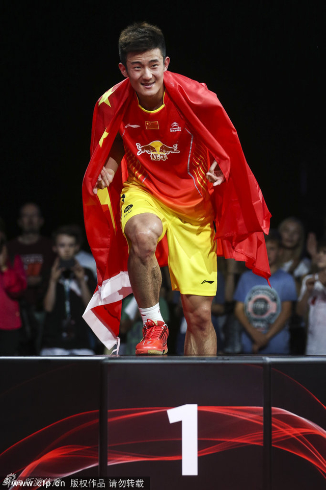 登上冠军领奖台