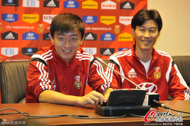 区楚良携杨旭出席发布会