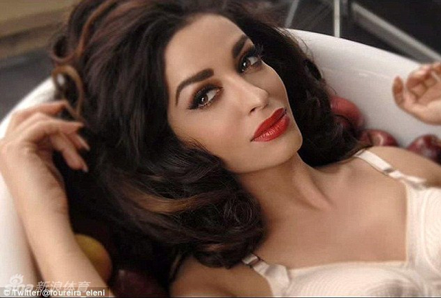 埃莱妮是一名希腊歌手