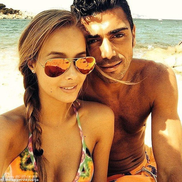 佩莱(南安普顿)的女伴维克多利亚-法尔加