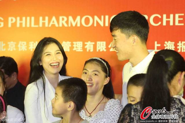 开心的夫妻二人