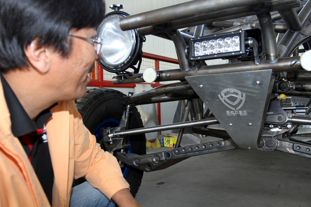 赵永国将这款车命名为“国威巴吉车”