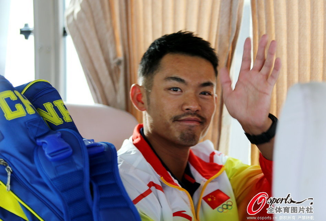 林丹随中国羽球队出征