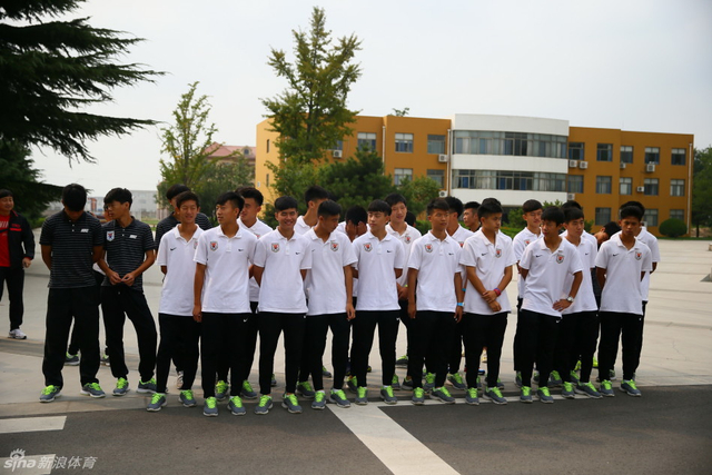 33名球员整装待发