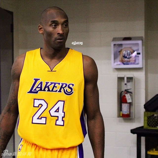 科比出席新赛季媒体日