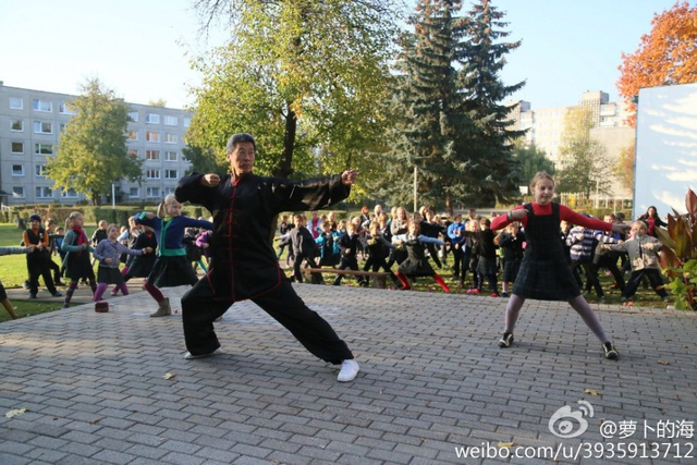 中国第八套广播体操走进立陶宛小学