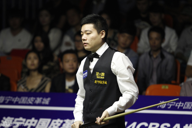 丁俊晖观察球势