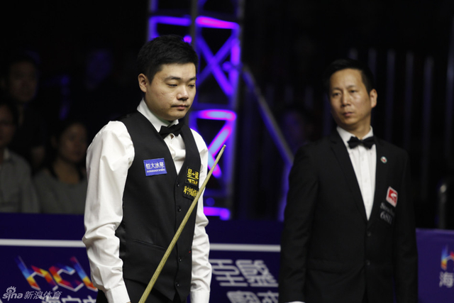 丁俊晖在比赛中