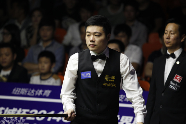丁俊晖在比赛中