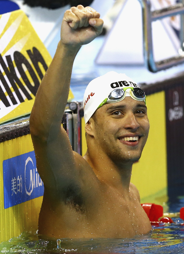 勒克洛斯庆祝胜利