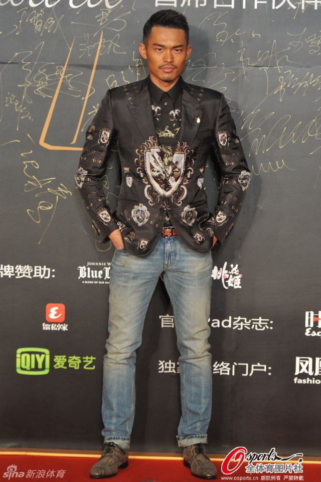鲍春来的老婆_鲍春来 收入
