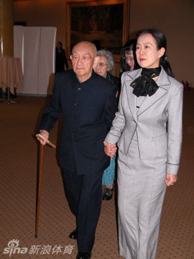 吴清源担任第五届应氏杯裁判长