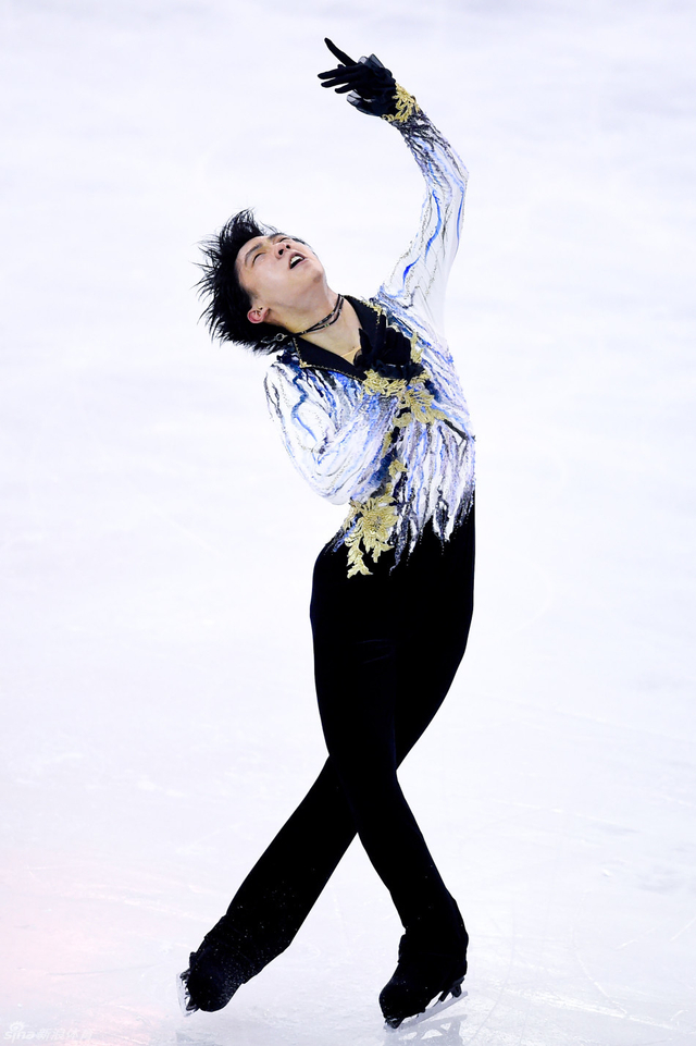 羽生结弦陶醉舞蹈