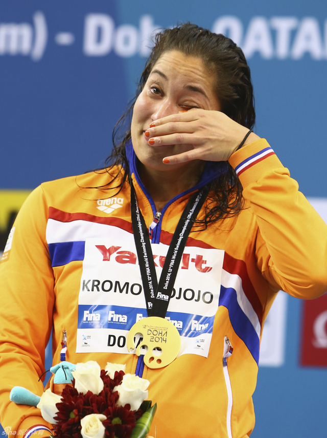 荷兰的科洛莫维德尤尤也哭了