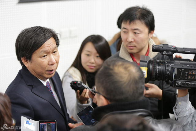 任书记在会后接受媒体采访