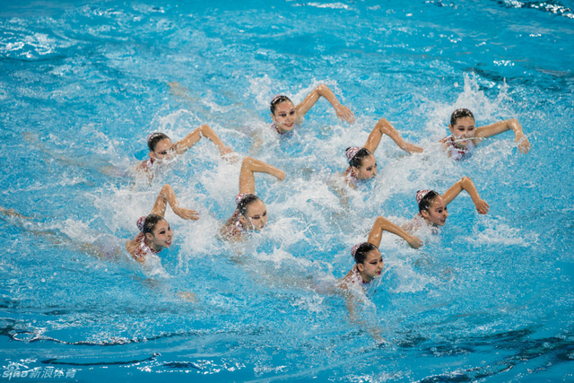 水上优雅舞姿 (3)