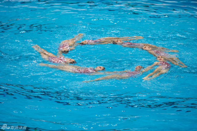 水上优雅舞姿 (4)