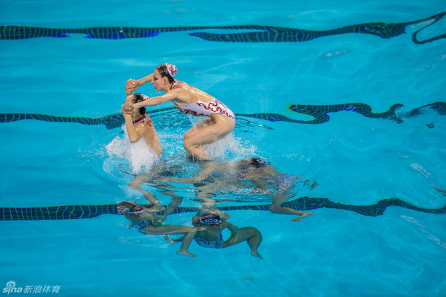 水上优雅舞姿 (11)