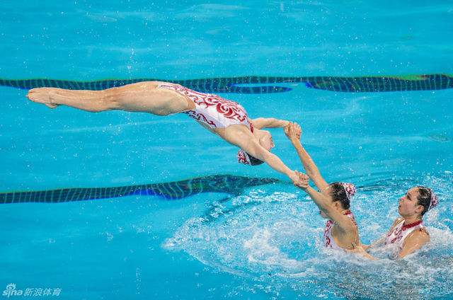 水上优雅舞姿 (14)