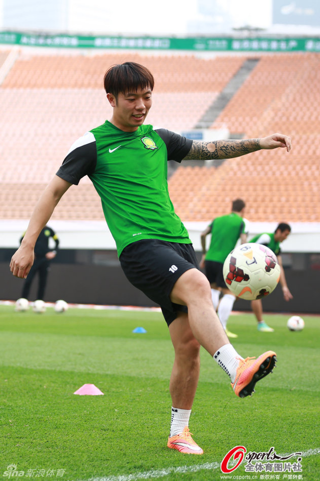 张稀哲训练备战中超第29轮