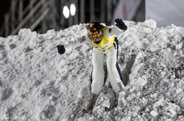 中国选手落地瞬间