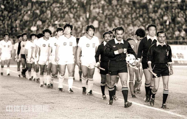 国足与阿迪合作30年