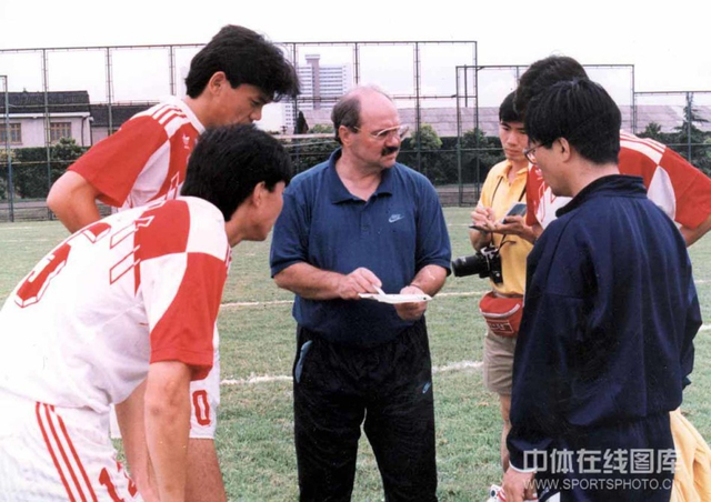 中国足球队冲击第15届世界杯