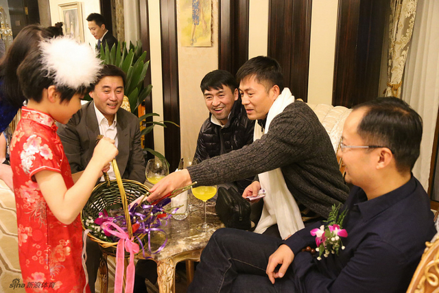 卖花的小女孩