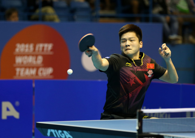 樊振东强力回球