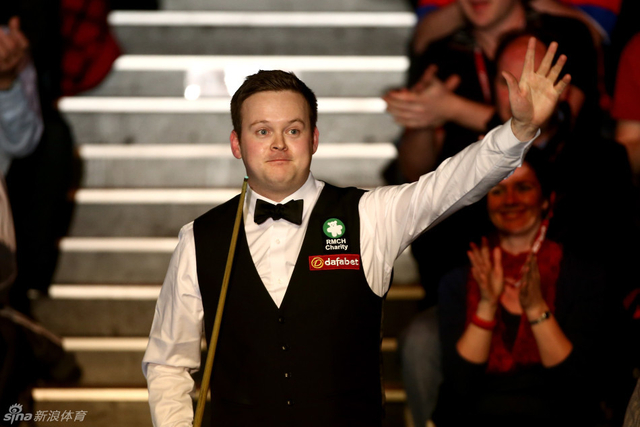 墨菲登场挥手致意