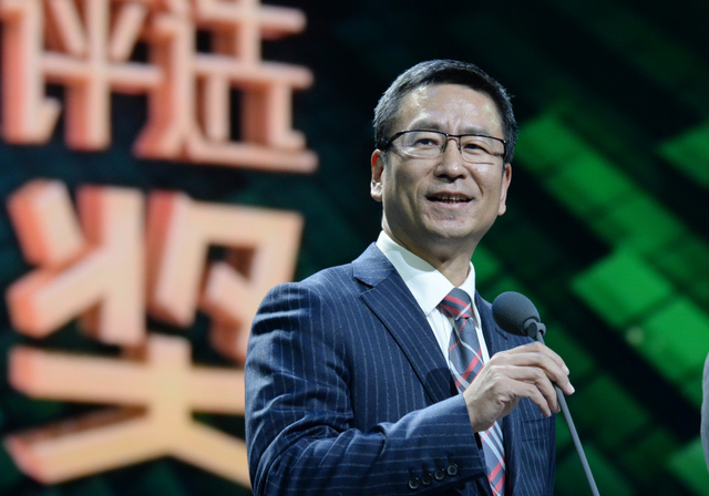 颁奖嘉宾白岩松